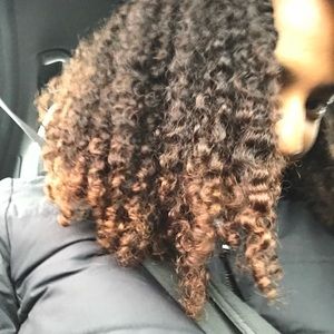 Meet your Posher, Bee